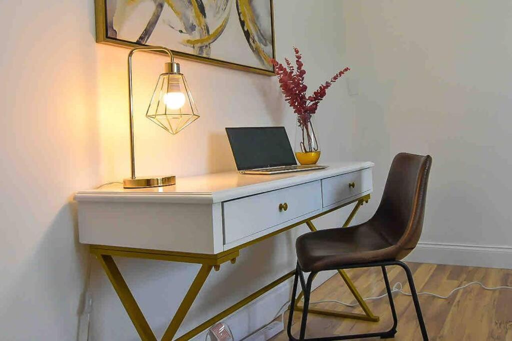 Apartamento Seaside Escape Steps To Beach, Dining, Shopping And Olas! Fort Lauderdale