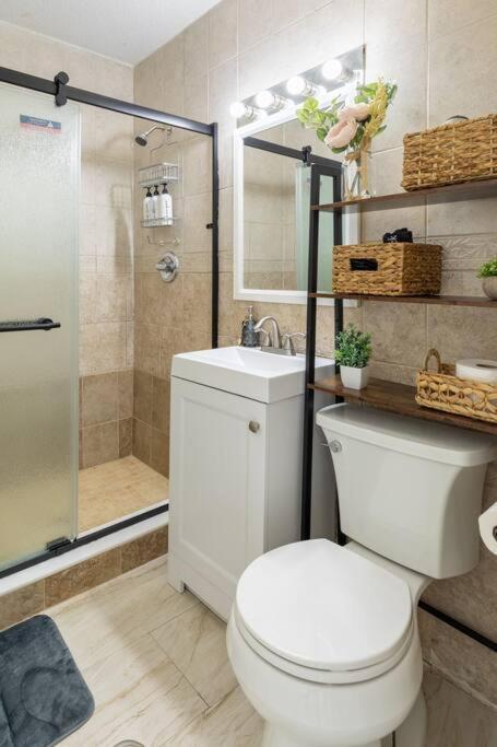 Seaside Escape Steps To Beach, Dining, Shopping And Olas! Apartamento Fort Lauderdale